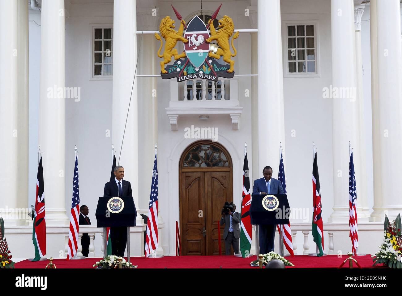 U.S. President Barack Obama (L) and Kenya's President Uhuru Kenyatta hold a joint news conference after their meeting at the State House in Nairobi, Kenya July 25, 2015. Obama told African entrepreneurs in Kenya on Saturday they could help counter violent ideologies and drive growth in Africa, and said governments had to assist by ensuring the rule of law was upheld and by tackling corruption. REUTERS/Thomas Mukoya Stock Photo