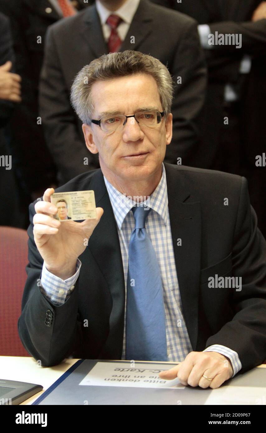 German Interior Minister Thomas De Maiziere Poses With His New German Id Card At A Citizen Centre At The Schoeneberg City Hall In Berlin December 3 10 The New German Id Card