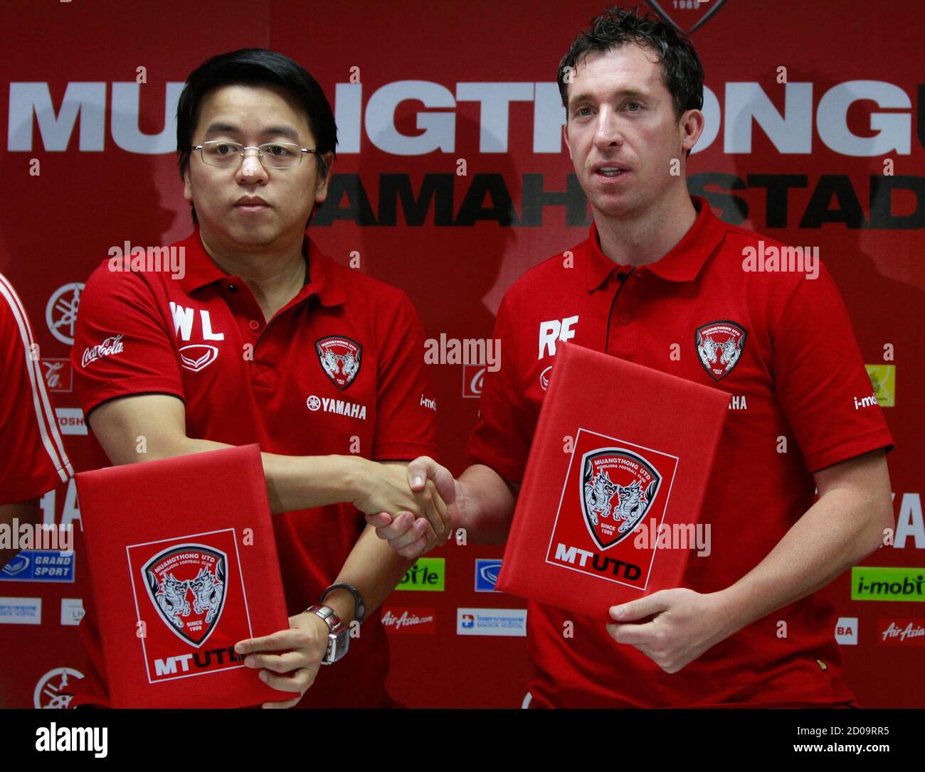 Robbie fowler of liverpool hi-res stock photography and images - Page 4 -  Alamy