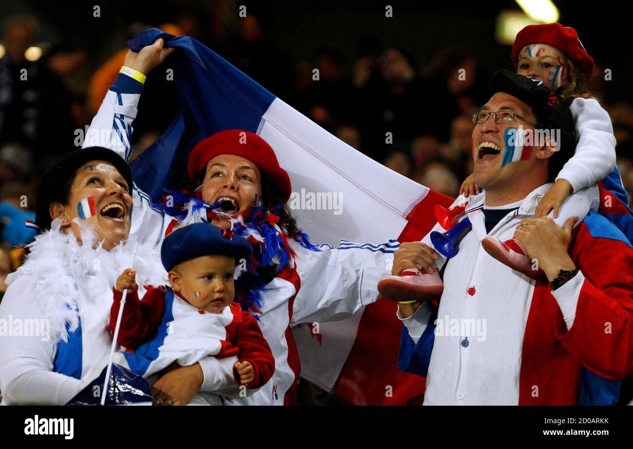 New Zealand All Blacks Supporters High Resolution Stock Photography And Images Alamy