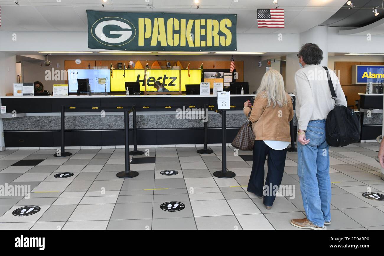 Car Rental Counter High Resolution Stock Photography and Images Alamy