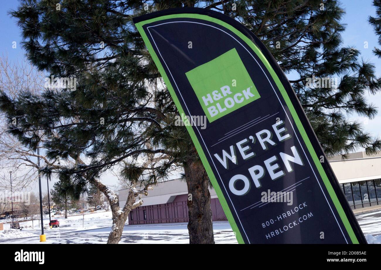 H&r block hi-res stock photography and images - Alamy