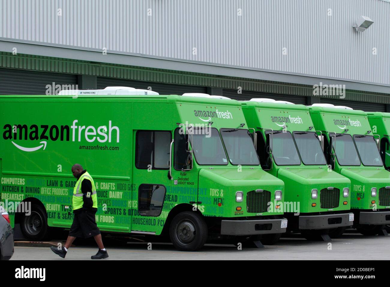 Amazon Fresh Delivery High Resolution Stock Photography and Images - Alamy