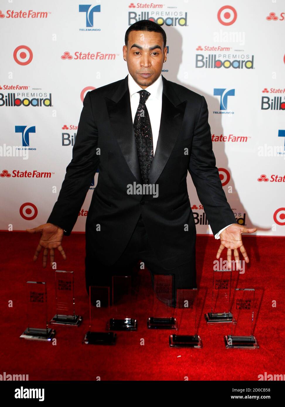 Puerto Rican Singer Don Omar Poses With His Awards Backstage During The 12 Billboard Latin Music Awards In Coral Gables Florida April 26 12 Reuters Joe Skipper United States s Entertainment Stock Photo Alamy