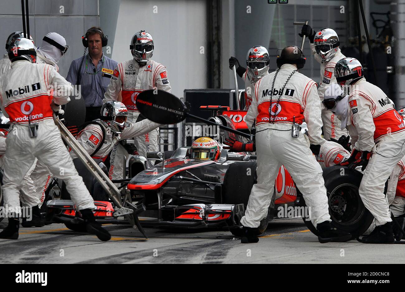 mclaren pit crew