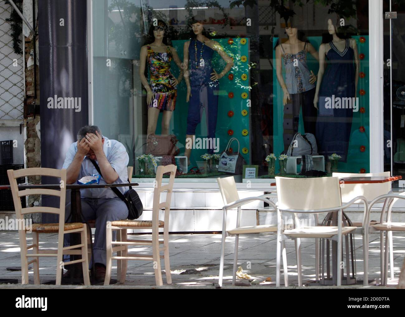 Page 4 - Greek Man In Cafe In High Resolution Stock Photography and Images  - Alamy