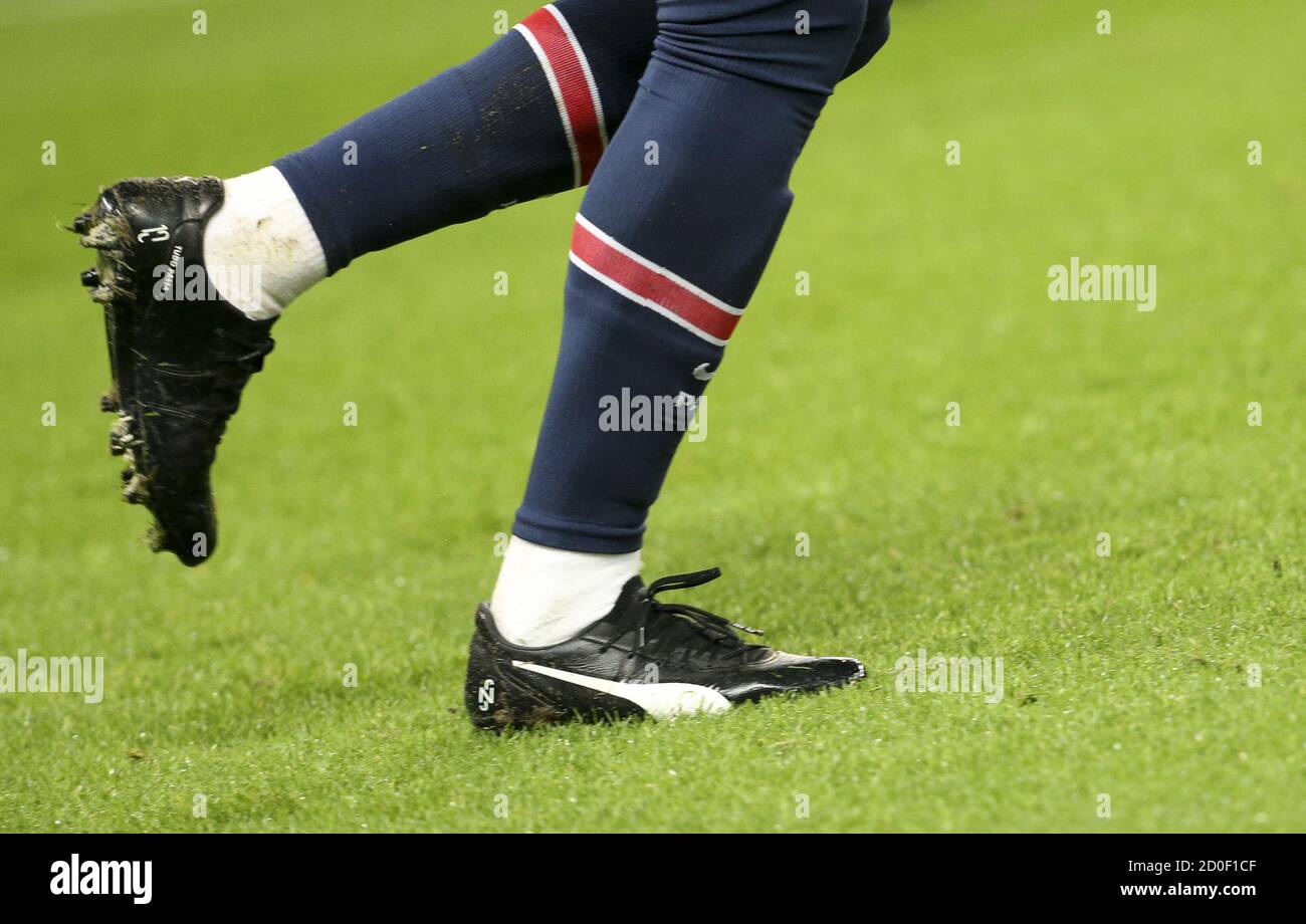 Puma shoes of Neymar Jr of PSG during the French championship Ligue 1  football match between Paris Saint-Germain (PSG) and SCO Angers on October  2, 20 Stock Photo - Alamy