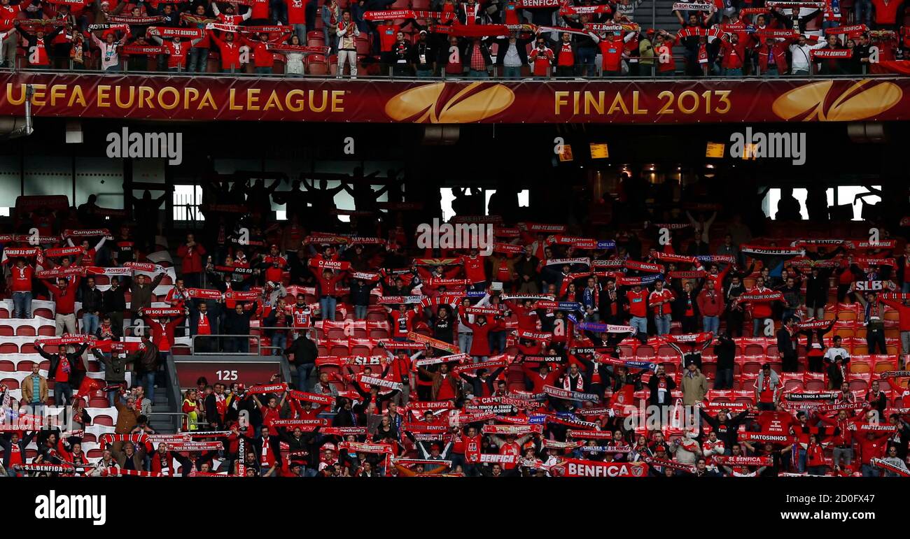 Benfica fans hold up football scarves ahead of the Europa League final soccer match against Chelsea at the Amsterdam Arena May 15, 2013.      REUTERS/Eddie Keogh (NETHERLANDS  - Tags: SPORT SOCCER) Stock Photo