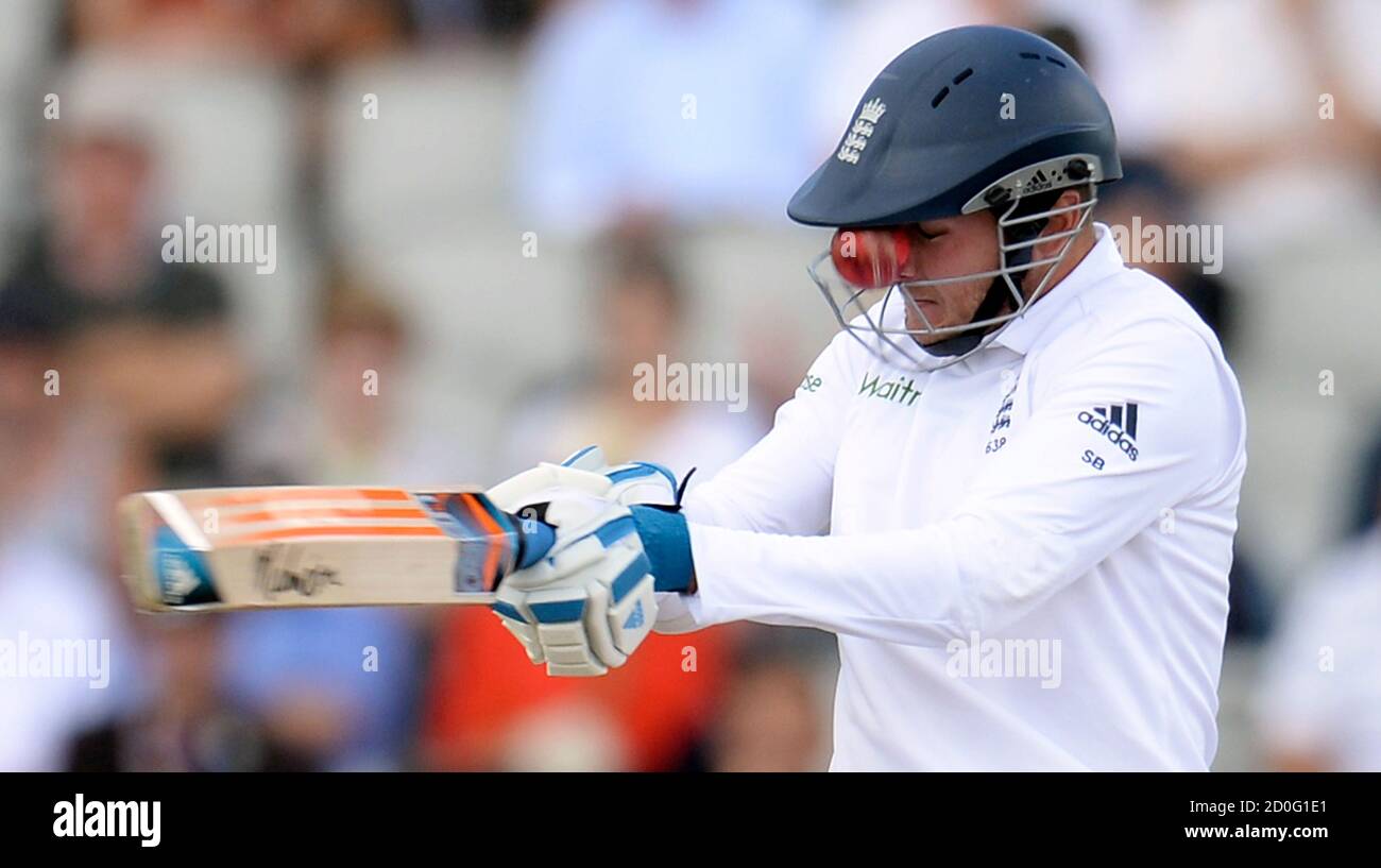 Ball gets stuck in helmet hires stock photography and images Alamy