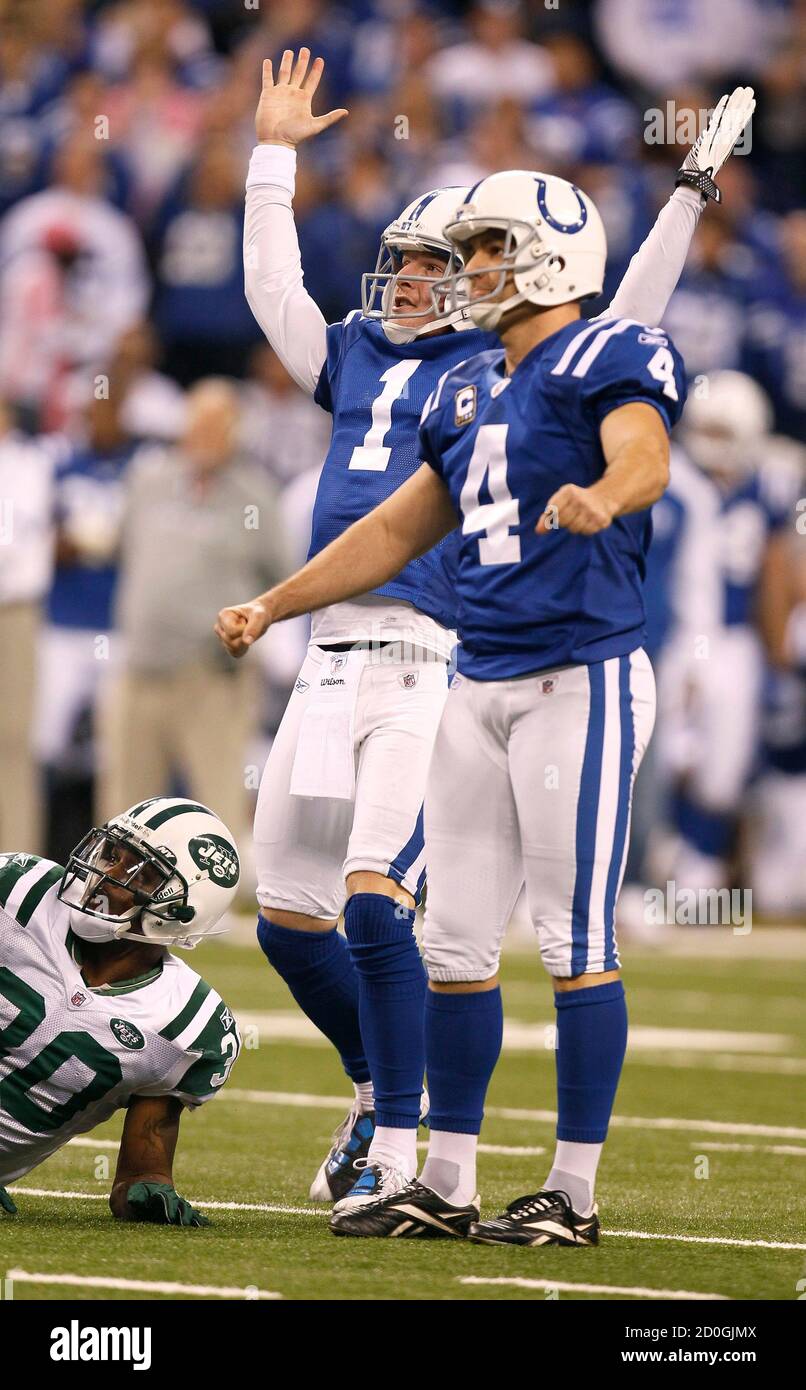 Football place kicker holder in hires stock photography and images Alamy