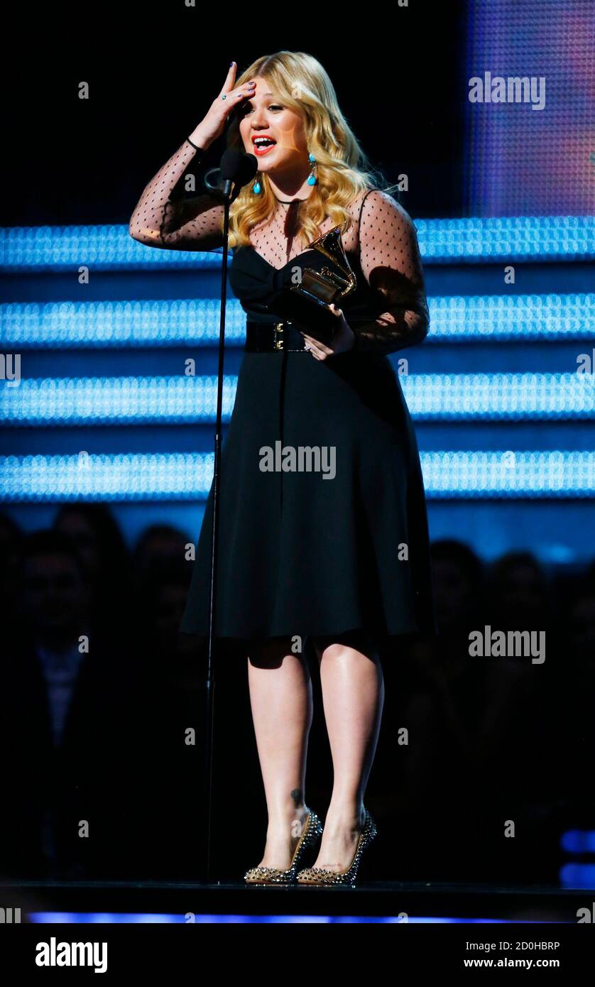 Kelly Clarkson 13 High Resolution Stock Photography And Images Alamy Kelly Clarkson 13 High Resolution Stock Photography And Images Alamy