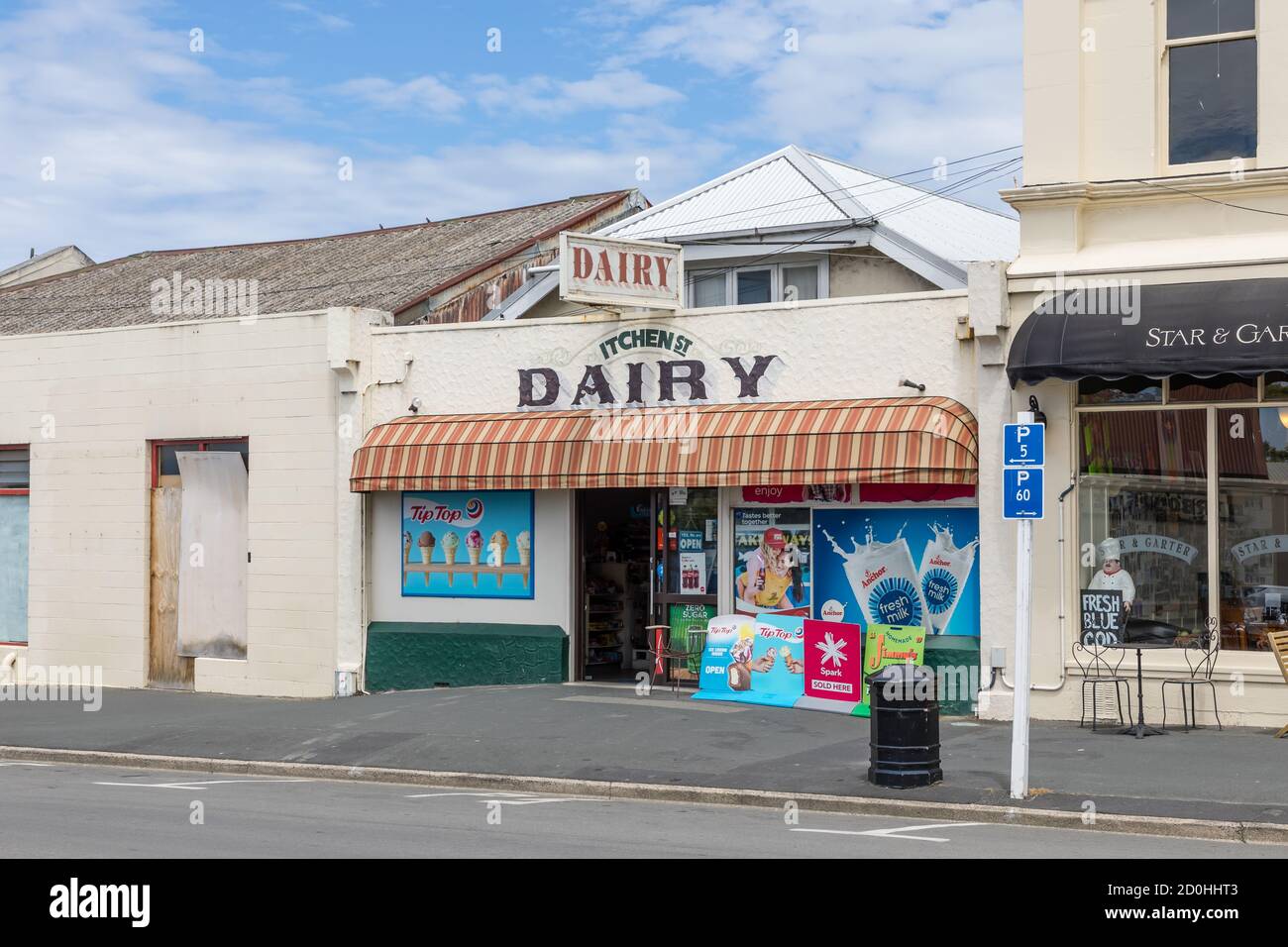 Shop new zealand dairy hires stock photography and images Alamy