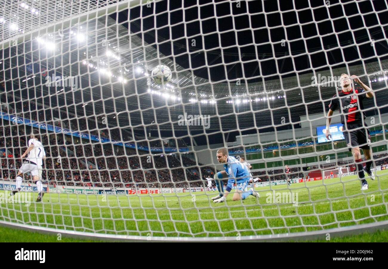 Bayer leverkusen goalkeeper hires stock photography and images Alamy