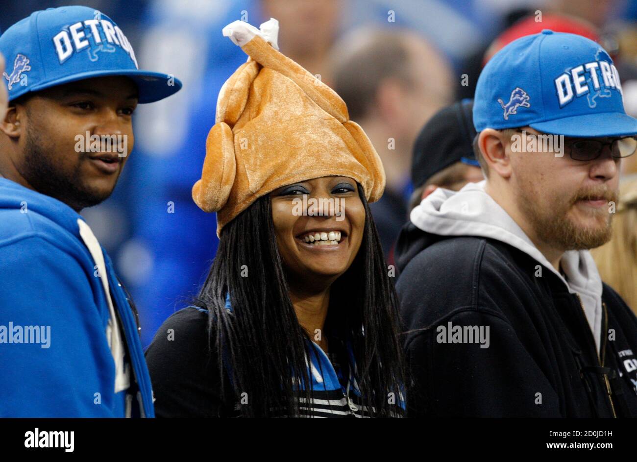 Detroit Lions fan Kanisha Thomas (C 