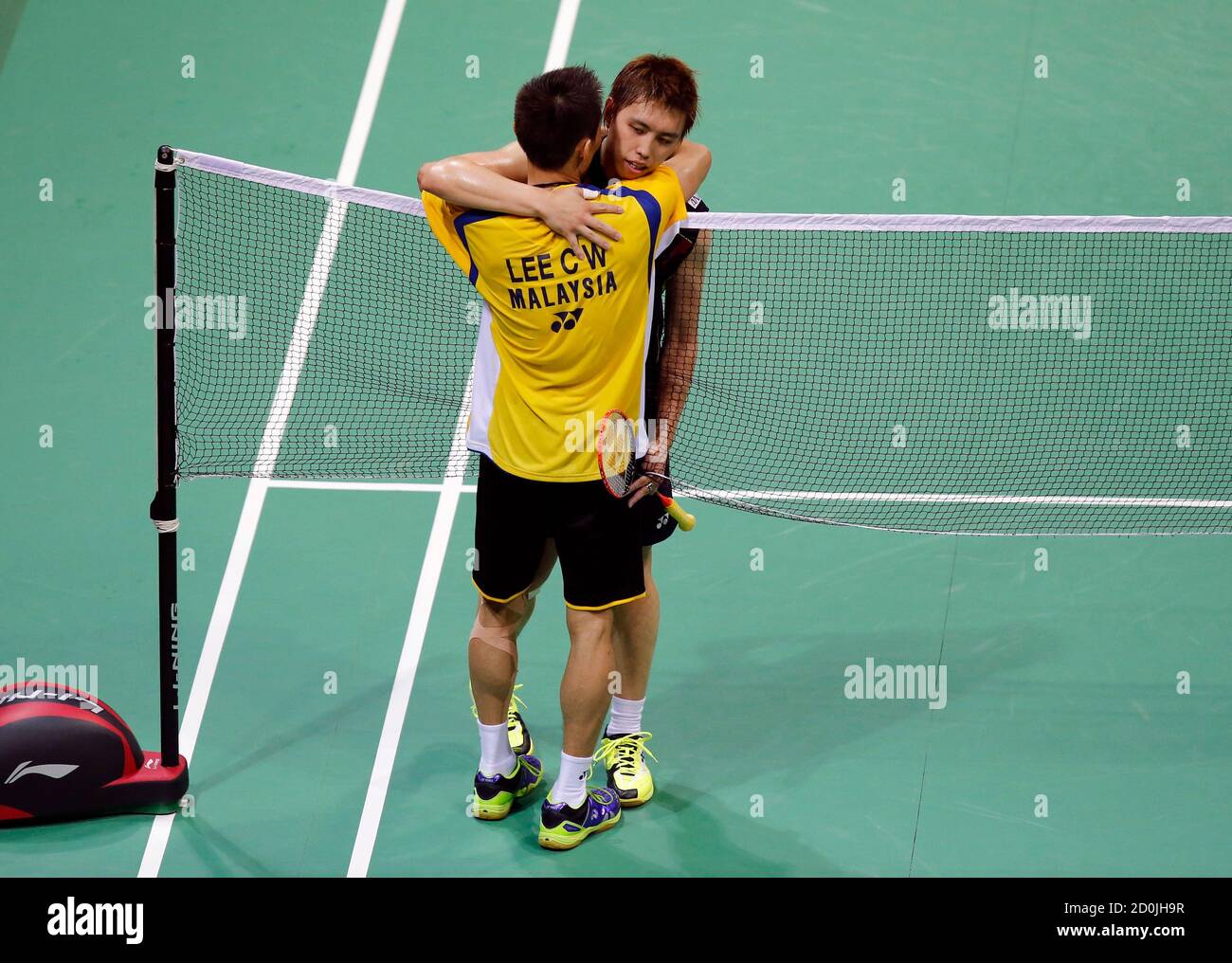 Malaysias Lee Chong Wei Hugs High Resolution Stock Photography And Images Alamy