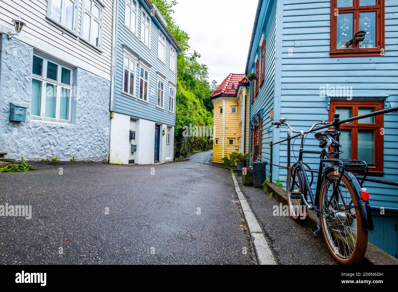 Blue bicycle hi-res stock photography and images - Alamy