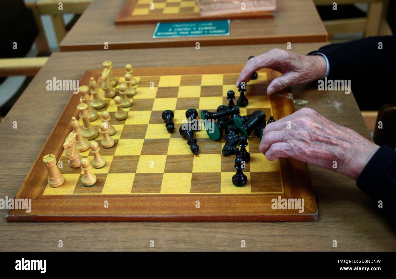 page 3 chess sets high resolution stock photography and images alamy