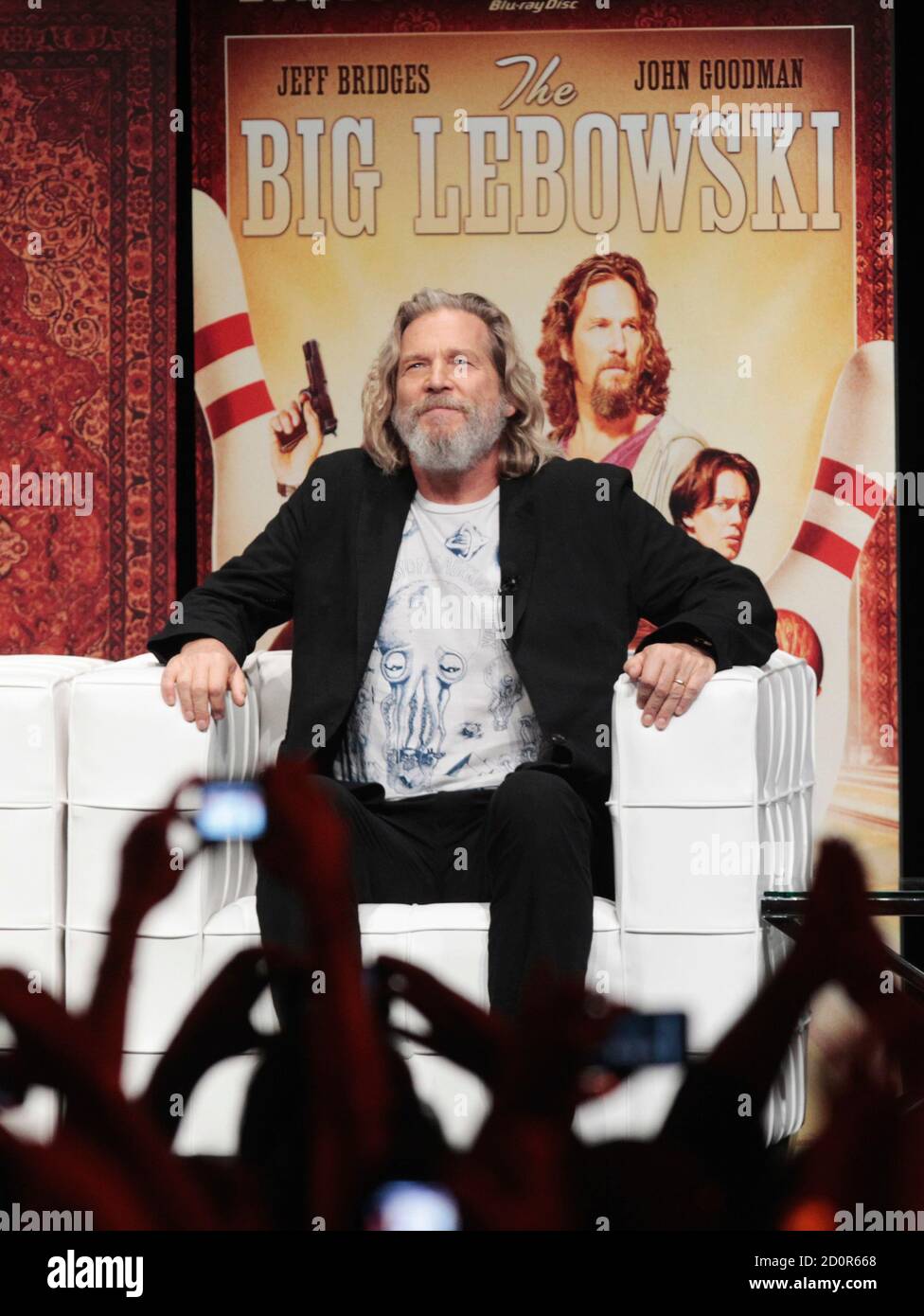 Cast member Jeff Bridges listens to applause during a question-and-answer  session at an event celebrating the Blu-Ray dvd release of the film "The  Big Lebowski" in New York August 16, 2011. REUTERS/Lucas