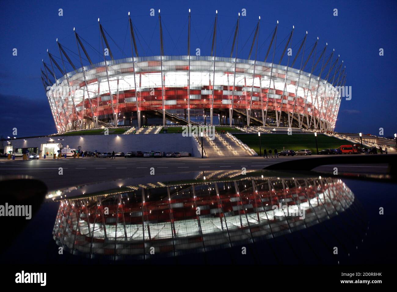 Большие стадионы европы. Футбольный стадион в Варшаве. Национальный стадион (Варшава). Футбольные стадионы Европы. UEFA Euro 2012 Stadion Narodowy.