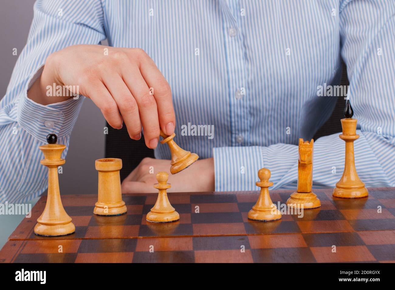 Two business women play chess hi-res stock photography and images - Alamy