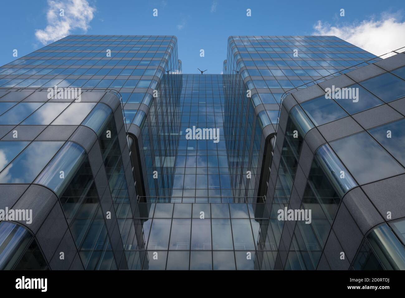 the-financial-conduct-authority-office-building-in-canary-wharf-london
