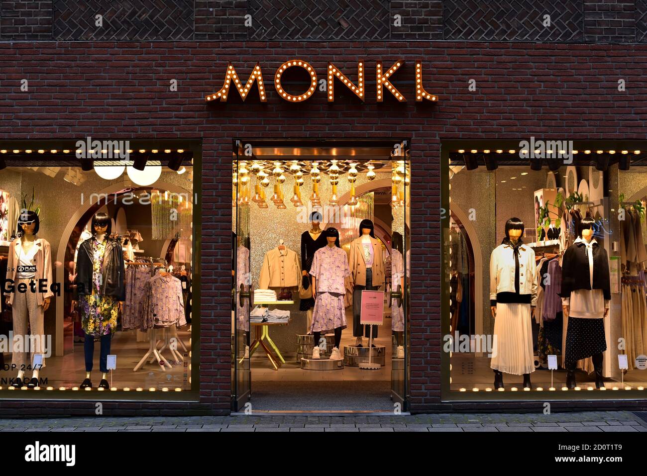 hoog Weggelaten infrastructuur Monki store on Flinger Straße in Düsseldorf old town. Monki is a Swedish  store chain for young fashion founded in 2006. It belongs to the H&M group  Stock Photo - Alamy