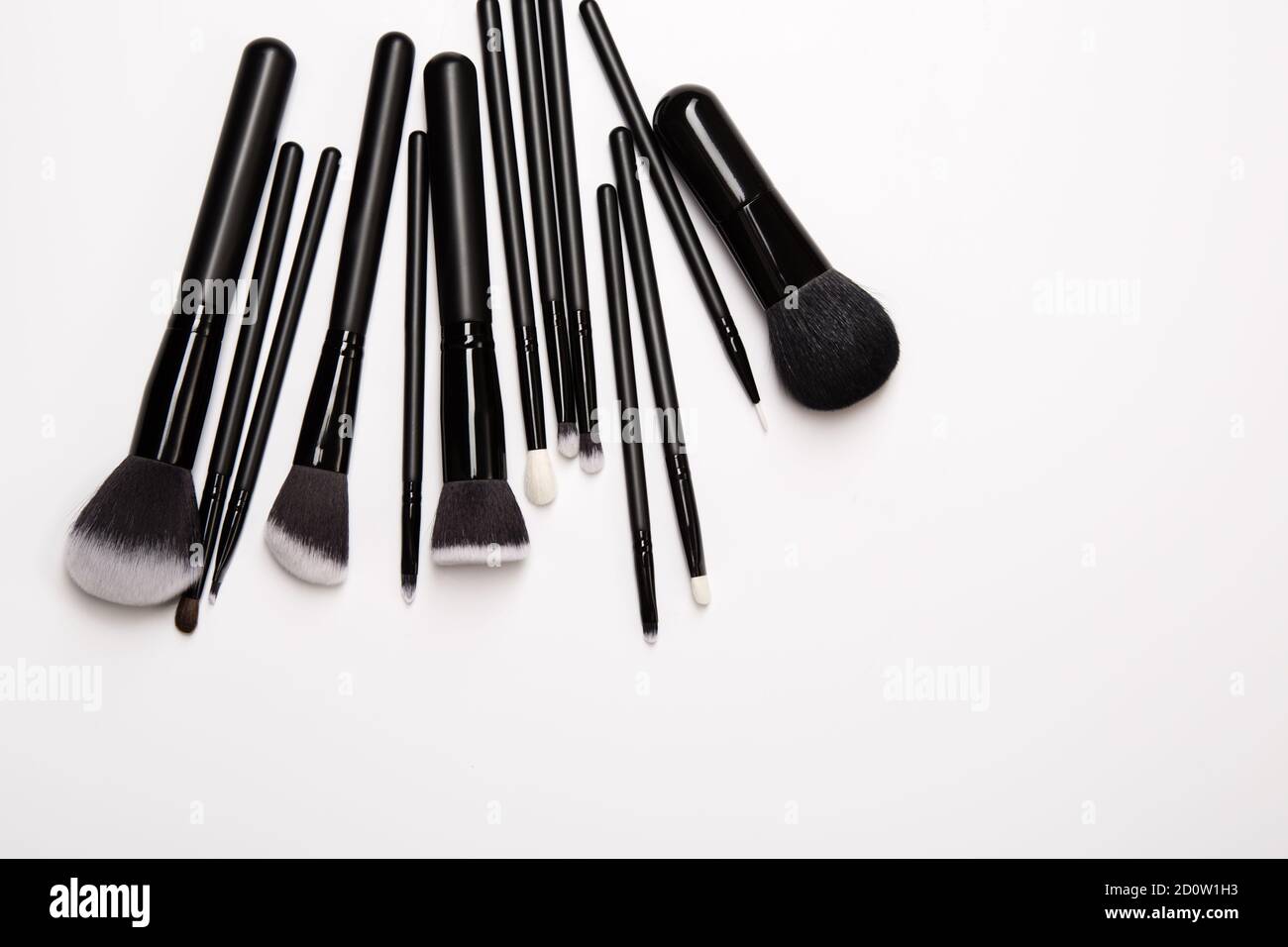 Concealer brush hires stock photography and images Alamy