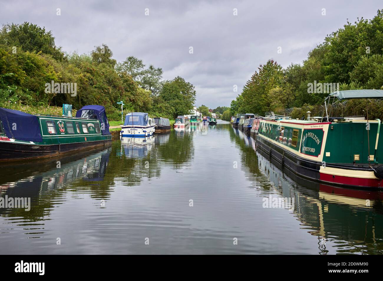 The Bridgewater Canal at Sale is very straight for several miles Stock Photo