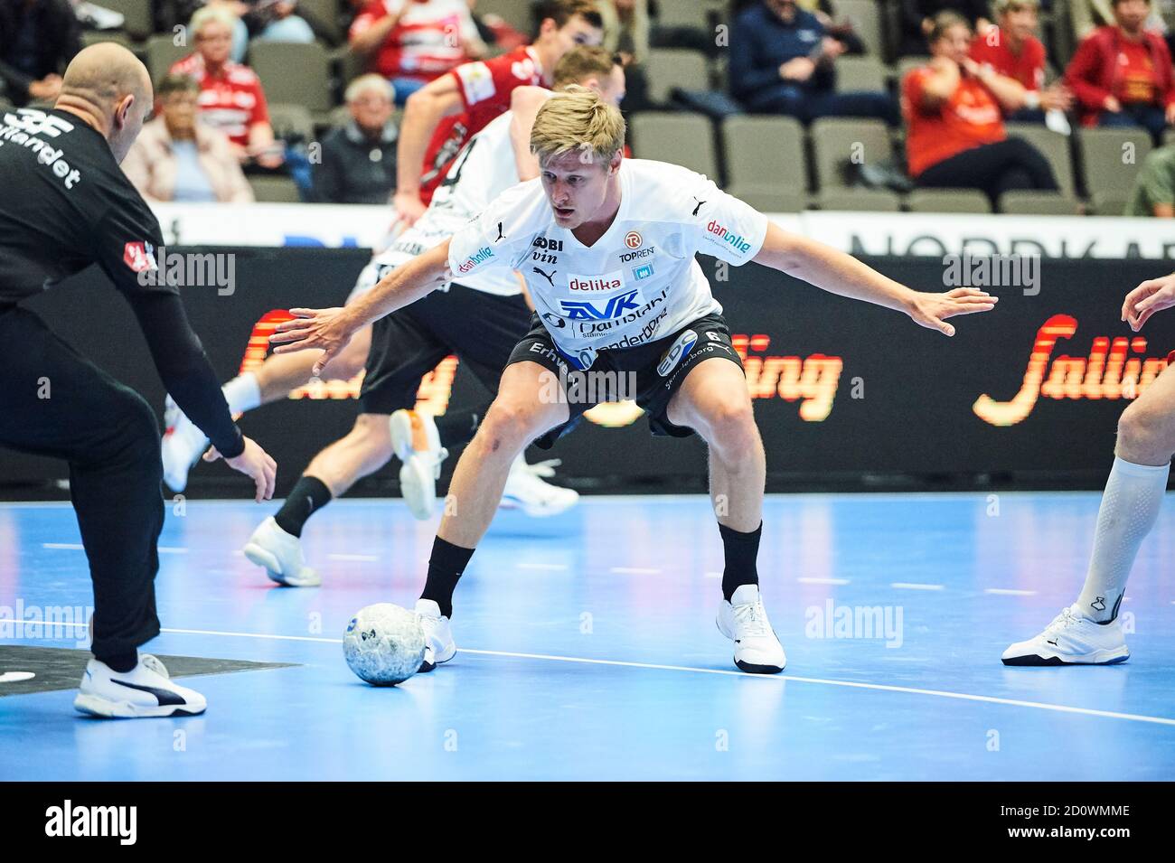 handball v handball hires stock photography and