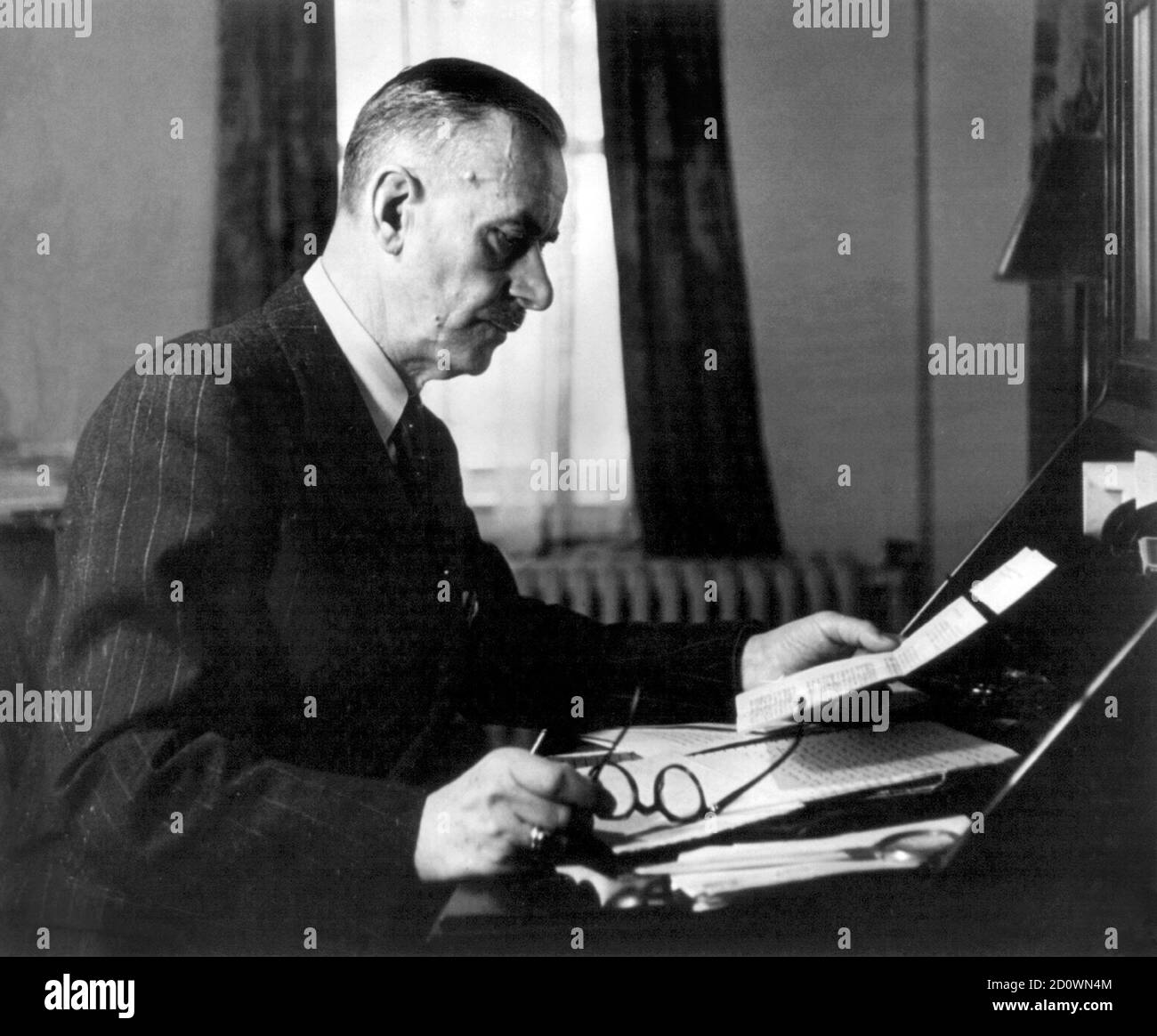 Thomas Mann. Portrait of the German writer, Paul Thomas Mann (1875-1955), c.1945 Stock Photo