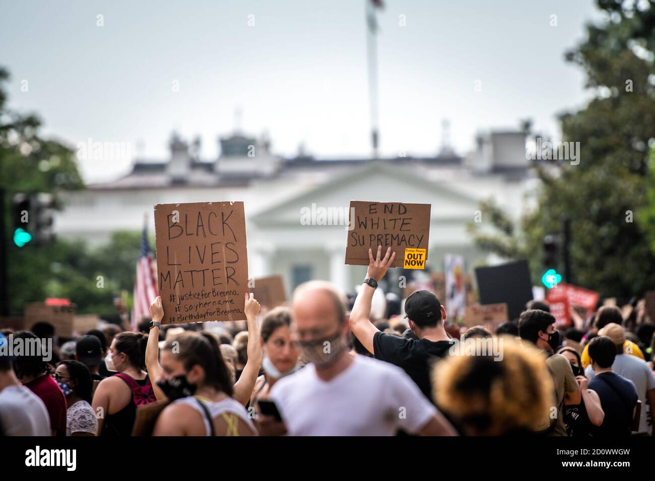 Protesters With Signs Protesters holding protest signs hi-res stock photography and images ...