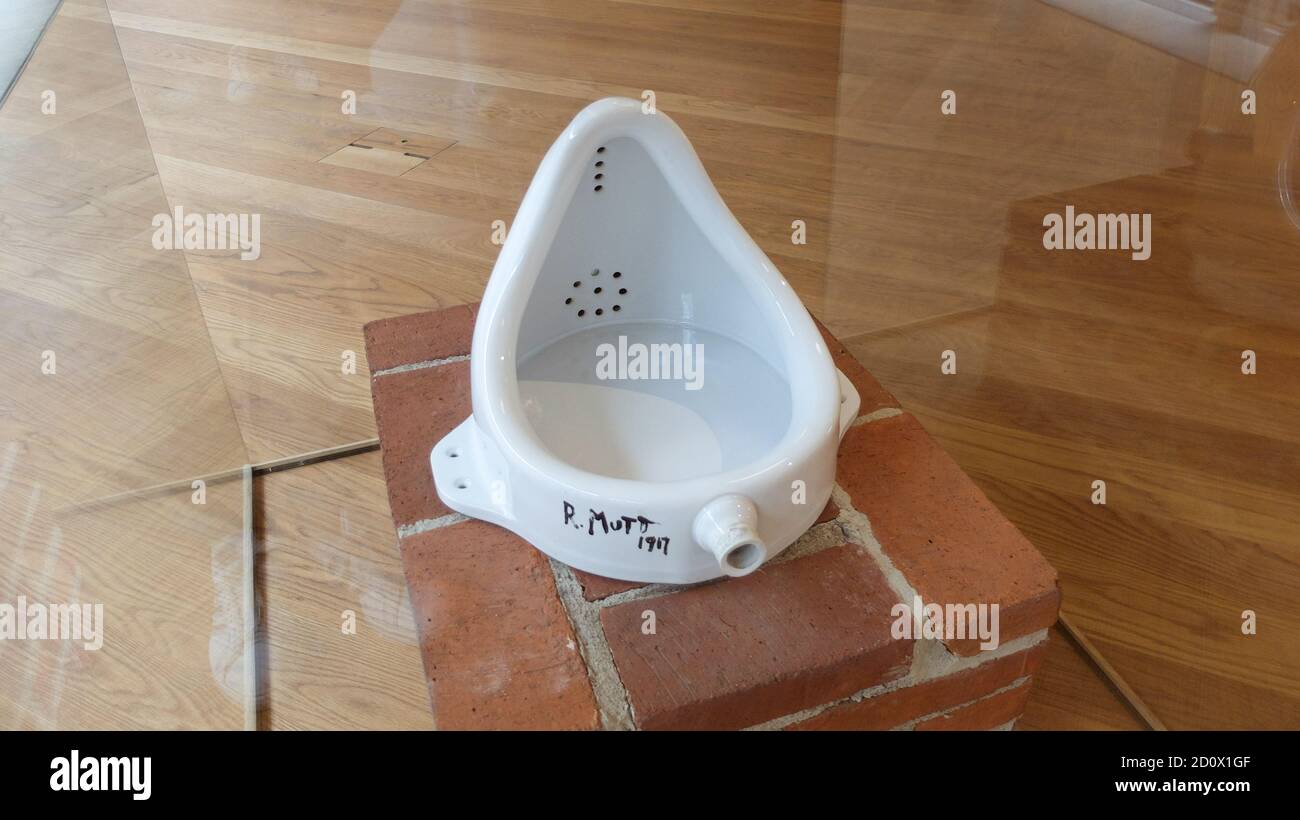 « Fountain » the urinal sculpture made with porcelain of Marcel Duchamp Stock Photo