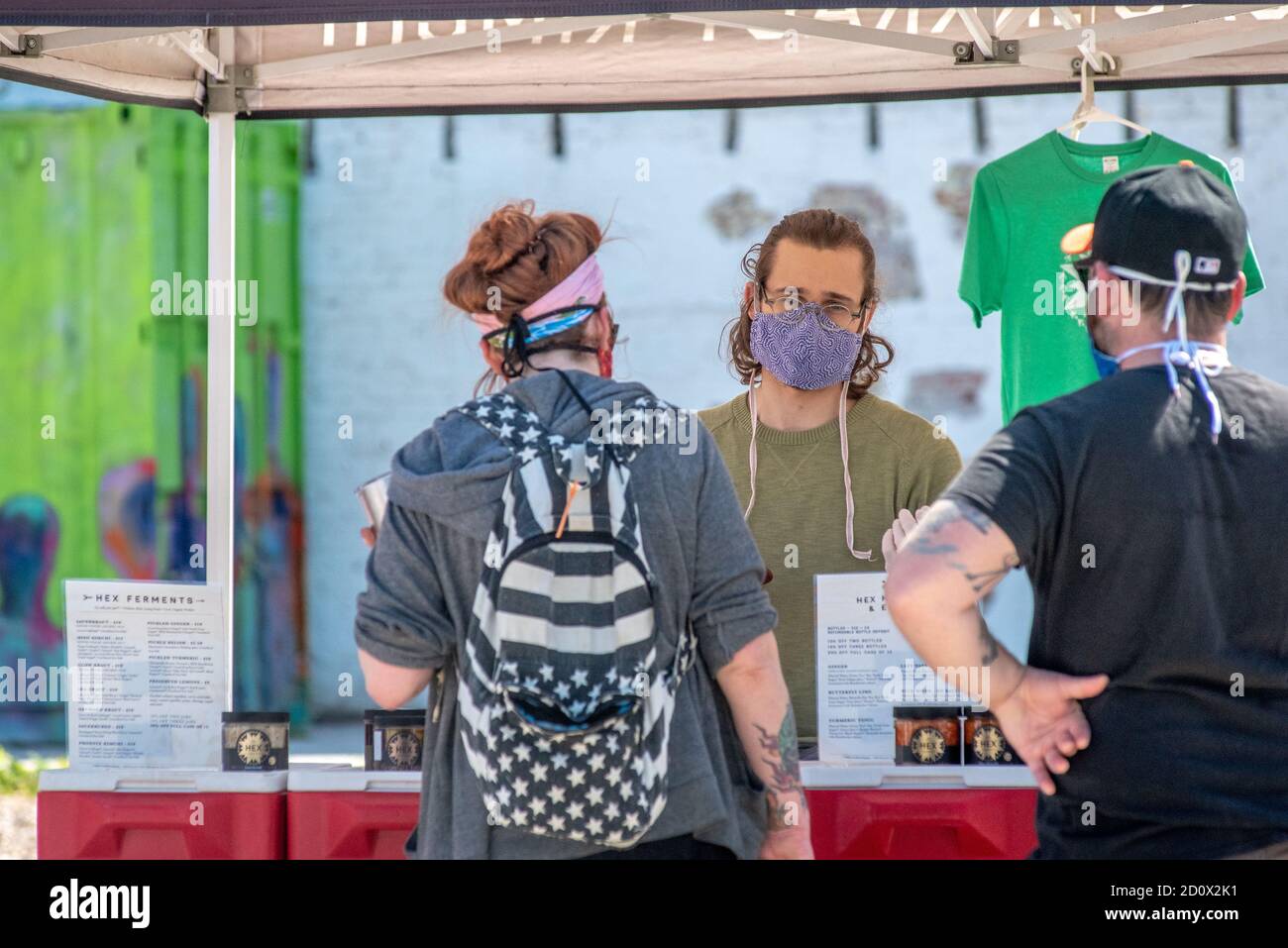 Shopping at the Waverly Market, baltimore, Maryland Stock Photo Alamy