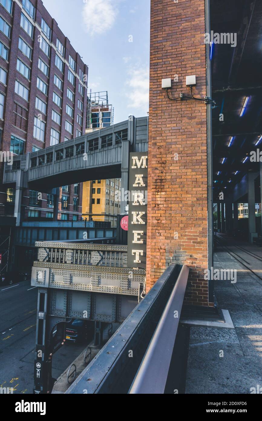 The High Line, Architecture, Store