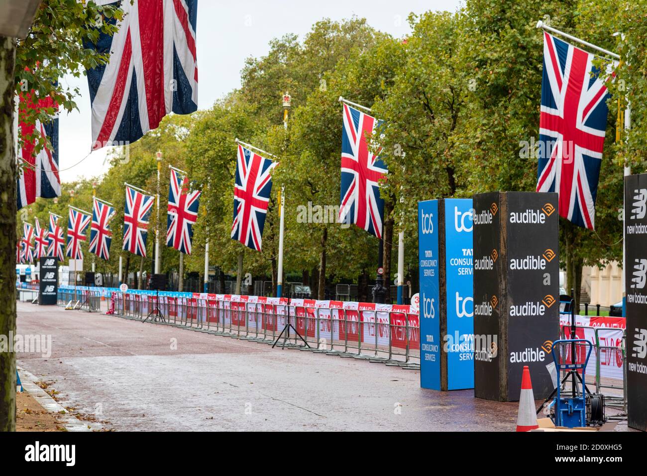 A view of the route in The Mall for the 40th London Marathon.Only Elite runners will run the course this year with everyone else taking part in a ‘virtual’ marathon. The race will take place on a closed Bio-secure loop circuit around St James’s Park in central London in The Mall, Birdcage Walk & Horse Guards parade. Stock Photo