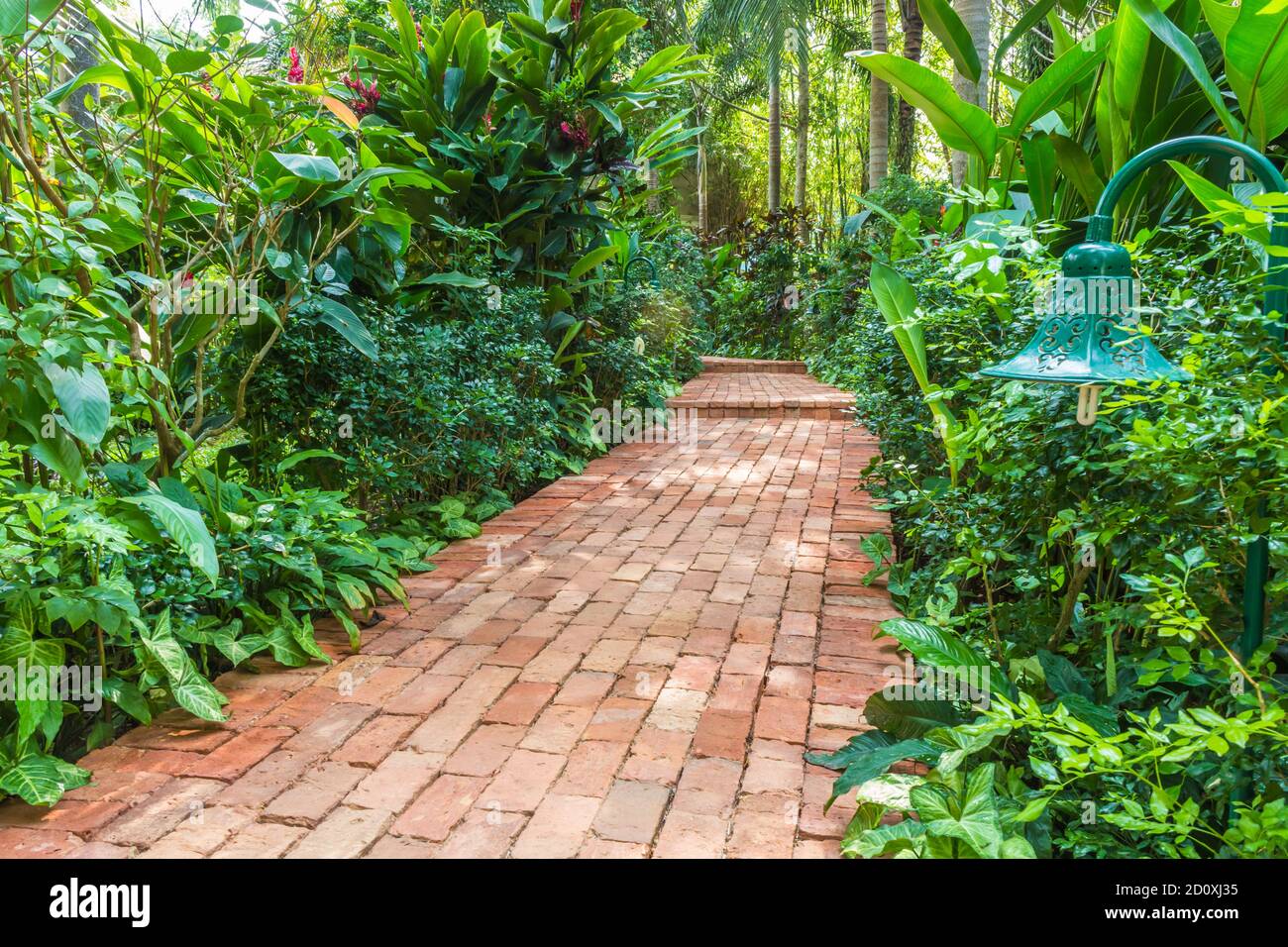 Garden red brick path hi-res stock photography and images - Alamy