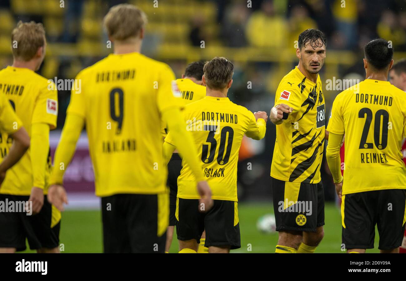 Torjubel: Mats Hummels (BVB), Felix Passlack (BVB) Borussia Dortmund - SC Freiburg 03.10.2020, Fussball, 1. Bundesliga, Saison 2020/21  Foto: Moritz M Stock Photo