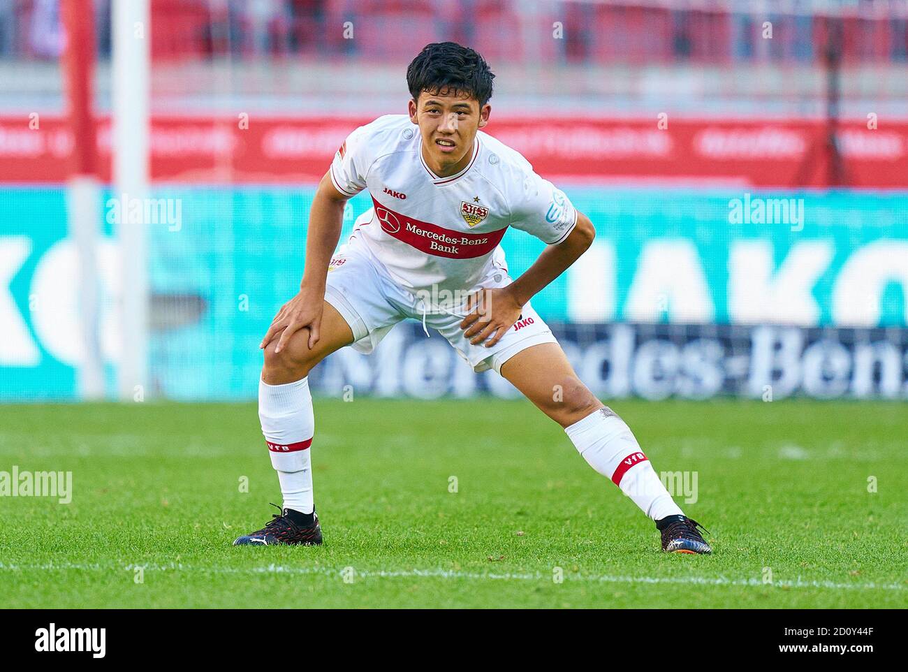 Wataru ENDO, VFB 3,  VFB STUTTGART - BAYER 04 LEVERKUSEN  1-1  1.German Soccer League , Stuttgart, October 03, 2020,  Season 2020/2021, matchday 03, © Peter Schatz / Alamy Live News    - DFL REGULATIONS PROHIBIT ANY USE OF PHOTOGRAPHS as IMAGE SEQUENCES and/or QUASI-VIDEO -  DFL Stock Photo