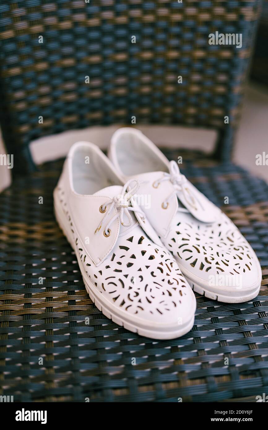 Size 42 Cloth Moccasins White ZigZags main image 0