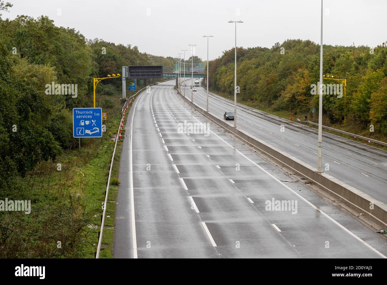 Essex, UK. 4th October 2020. The A13 westbound carriage near Thurrock, Lakeside, remains closed