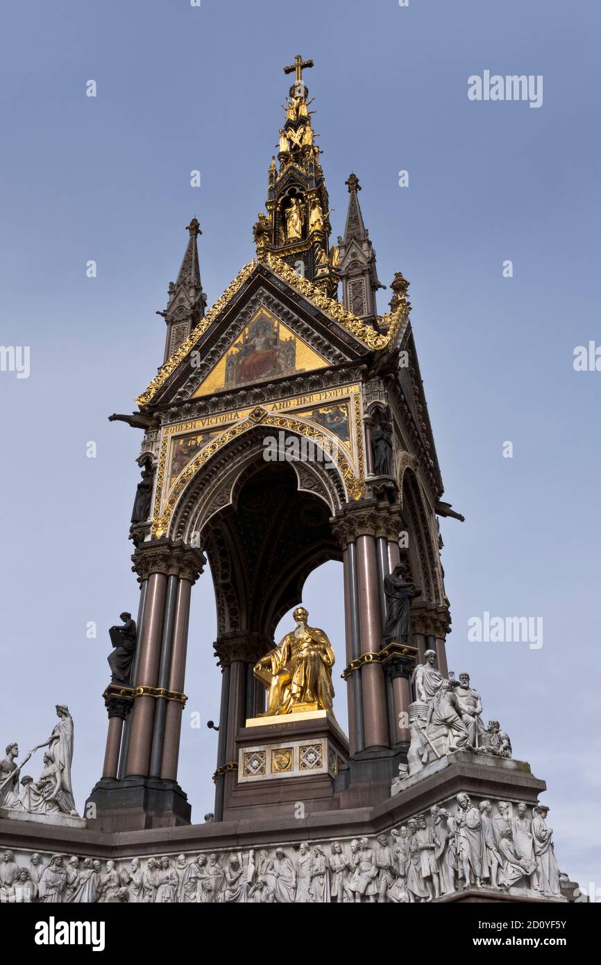 dh Albert Memorial KENSINGTON GARDENS LONDON Prince alberts statue detail england uk Stock Photo
