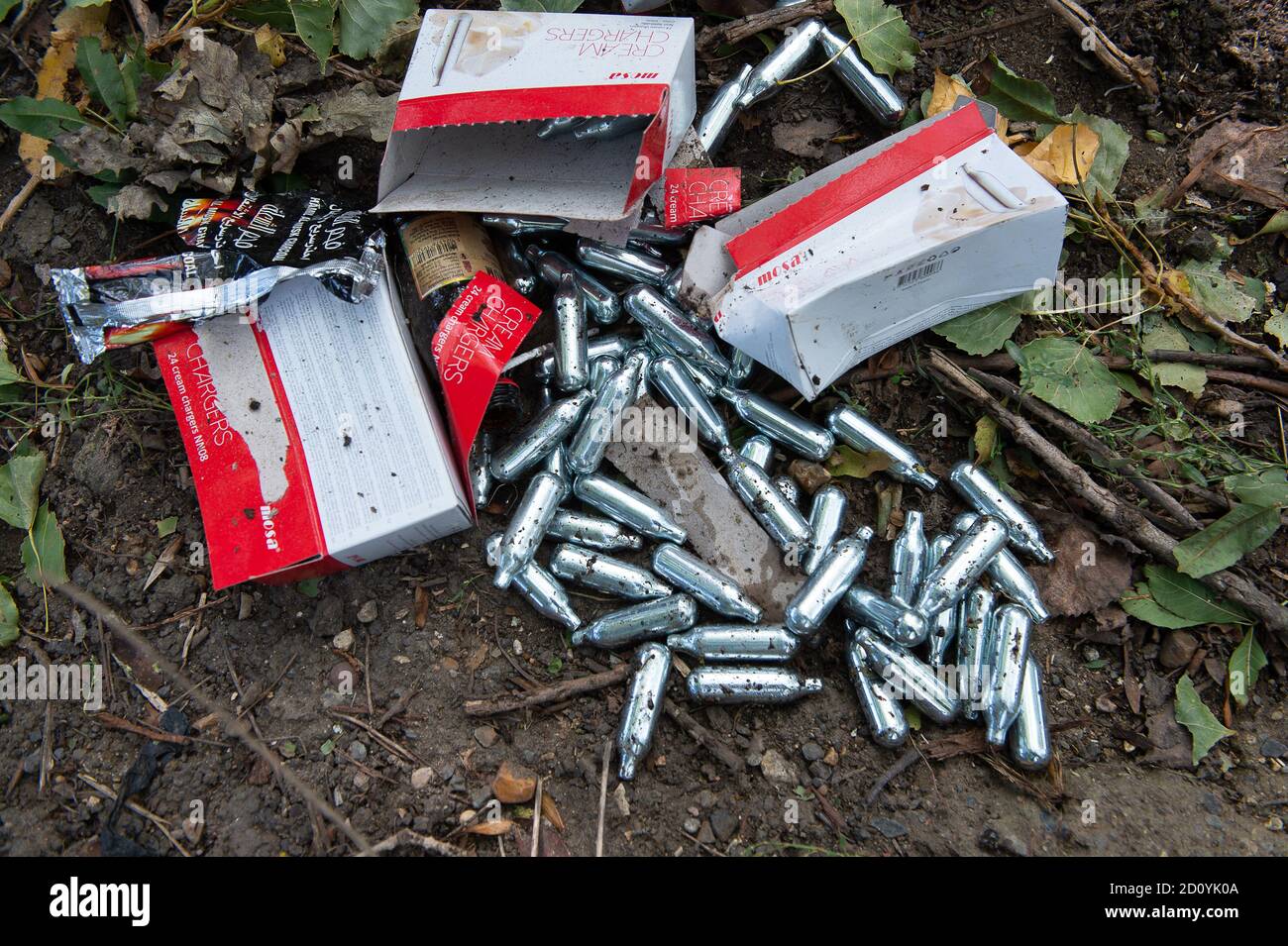 Empty nitrous oxide cannisters hires stock photography and images Alamy