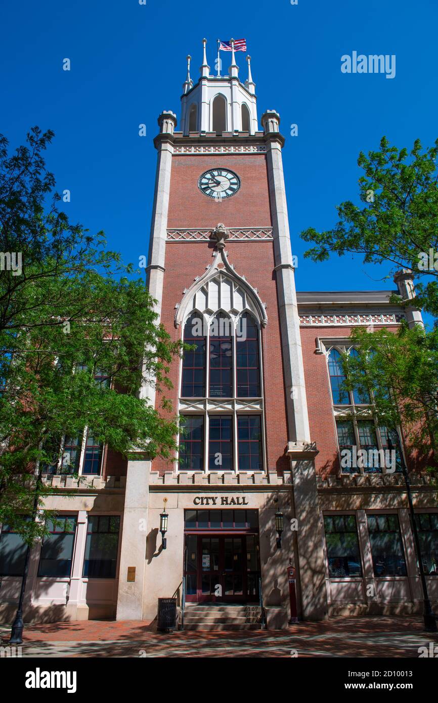 Manchester City Hall at 1 City Hall Plaza at Elm Street in downtown