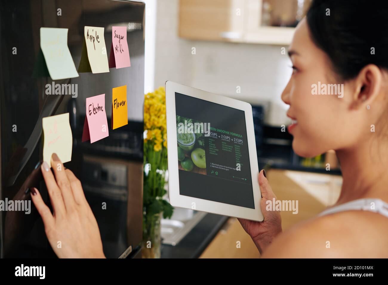 Woman smoothie hi-res stock photography and images - Alamy