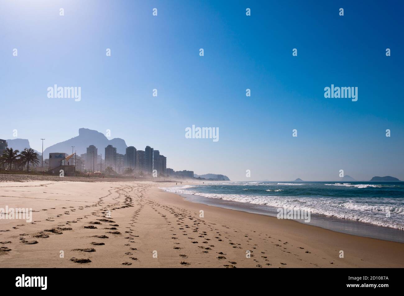 Barra beach rio hi-res stock photography and images - Alamy
