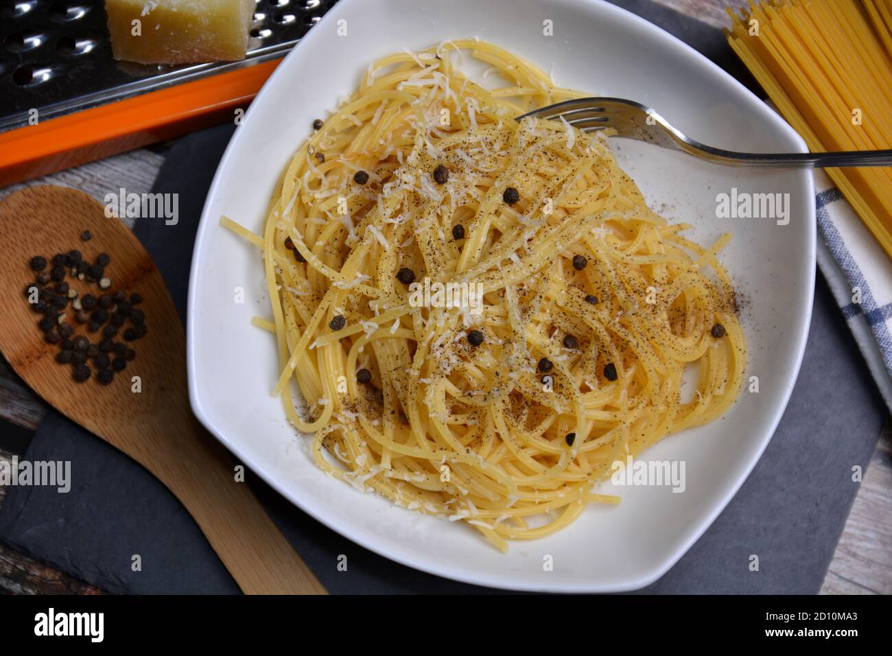 pasta spaghetti cheese and pepper traditional classic italian food