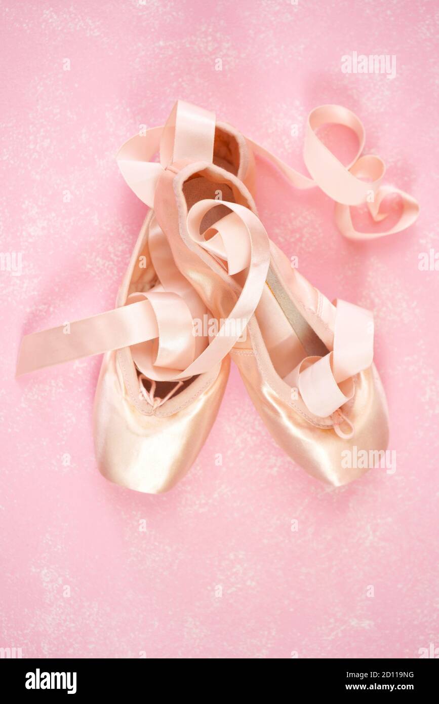 pink pointe shoes wallpaper