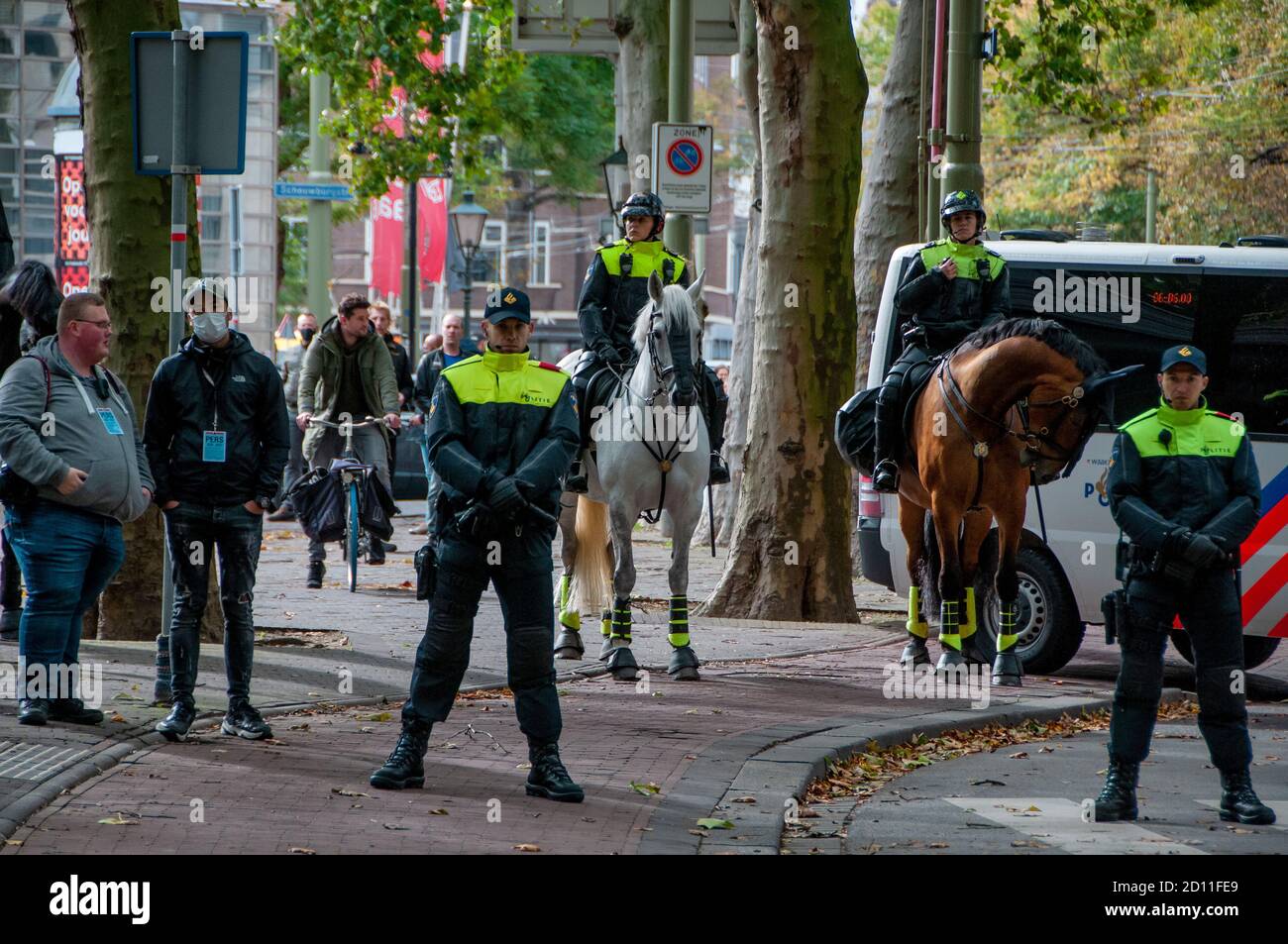 Prinsessegracht Ministry Of Finance The Hague The Netherlands Sunday 4th October 2020 Two Counter Demonstrations In alamy