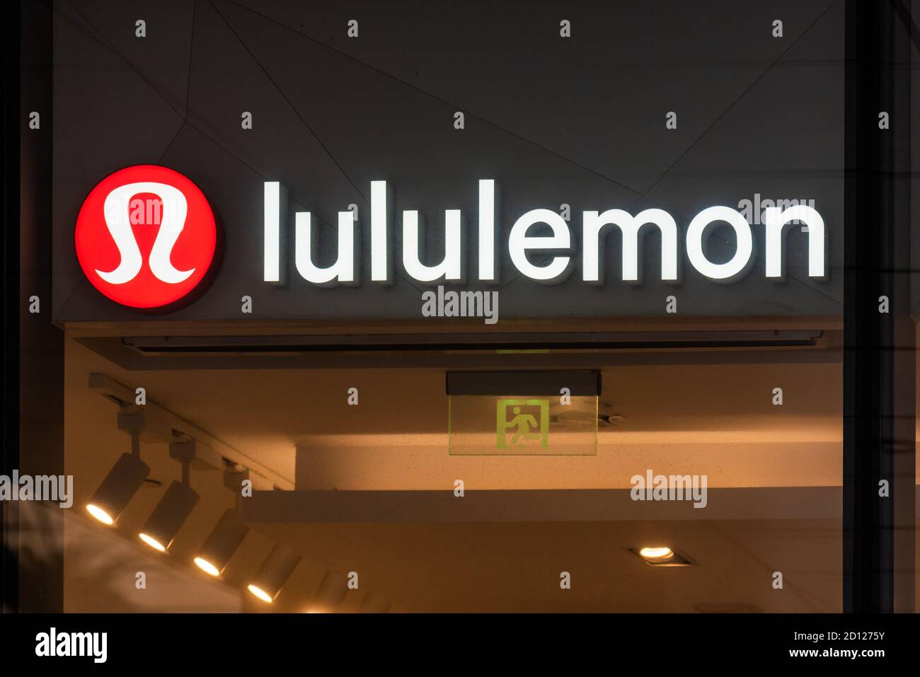 Lululemon logo hires stock photography and images Alamy