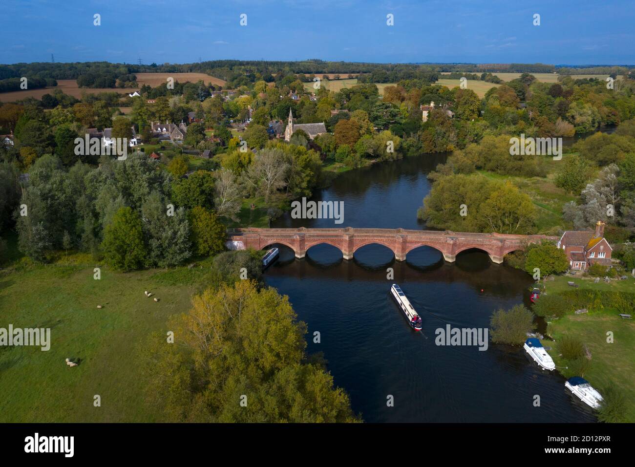 Thames River and Bridge with Village of Clifton Hamden, Oxfordshire Stock Photo